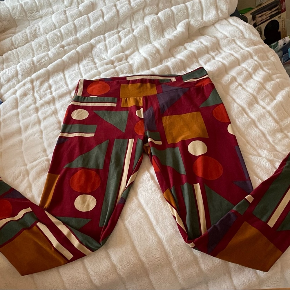 LuLa Roe leggings, size OS, tall and curvy, like new